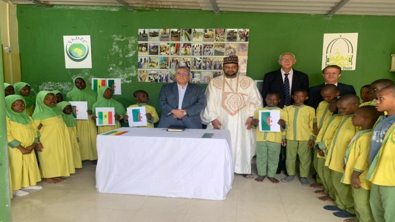 سفير الجزائر بالسنيغال يؤدي زيارة اطلاع لمعهد الاحسان لتحفيظ القرآن الكريم وتدريس العلوم الإسلامية بدكار.