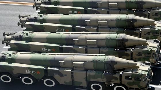 الصين تبني 119 صومعة إطلاق صواريخ باليستية عابرة للقارات