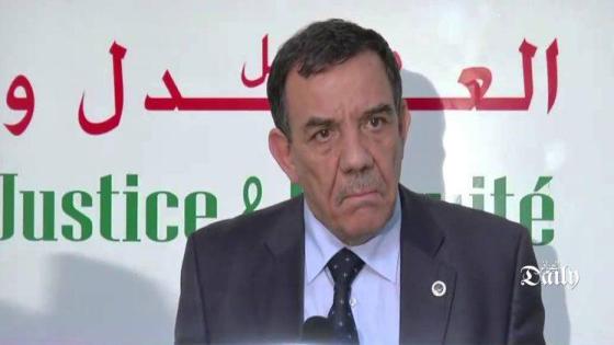 موسى تواتي يدعو إلى “عصرنة” العملية الانتخابية في الجزائر