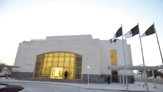 سفارة الجزائر بالدوحة تعلن عن الشروع في استقبال المواطنين دون موعد مسبق