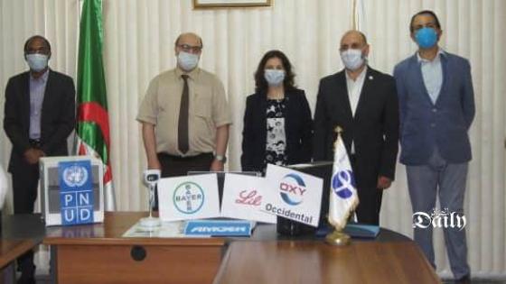 السفارة الأمريكية في الجزائر تقدم مساعدات طبية لولايات الجنوب.