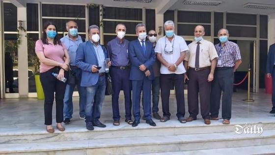 وزير الصحة يستقبل الفريق الطبي الذي سيتنقل إلى لبنان