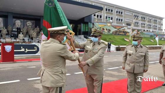 مراسم تنصيب اللواء سالمي باشا قائدا للأكاديمية العسكرية لشرشال، الرئيس الراحل “هواري بومدين”.