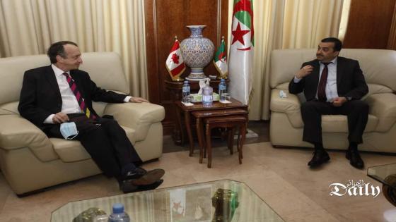 وزير الطاقة و المناجم يستقبل سفير كندا بالجزائر