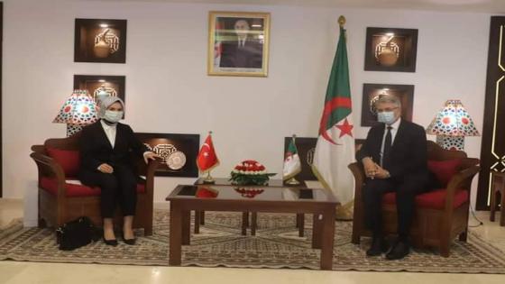 وزير السياحة يستقبل سفيرة تركيا بالجزائر