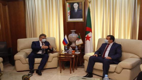 وزير الطاقة والمناجم يستقبل سفير روسيا بالجزائر