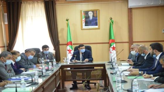 وزير التربية يعقد جلسة عمل مع أعضاء المكاتب الوطنية ل 3 نقابات من القطاع