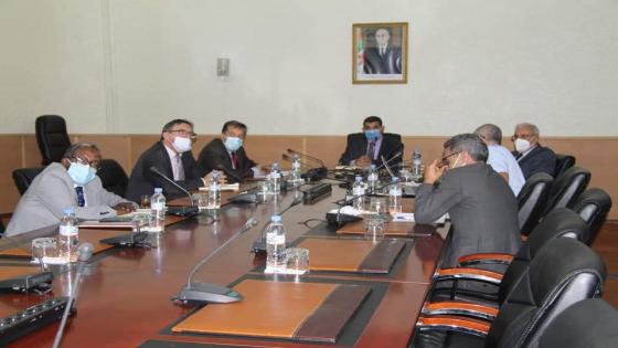 وزير النقل يجتمع مع المدير العام لمؤسسة ميترو الجزائر.
