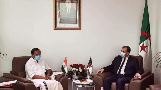 رزيق يتباحث مع وزير الخارجية الهندي آفاق التعاون الثنائي بين البلدين.