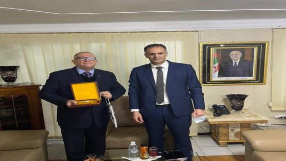 حماد يستعرض حالة التعاون الثنائي في المجال الرياضي مع السفير الكوبي بالجزائر