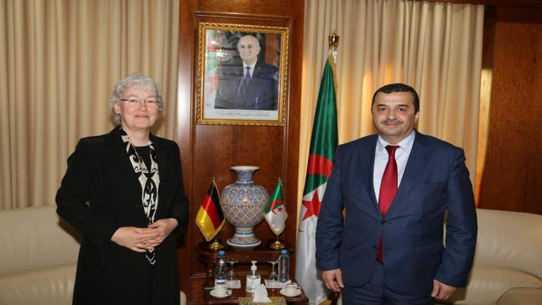 عرقاب يناقش العلاقات الثنائية في مجال الطاقة مع السفيرة الألمانية بالجزائر