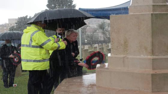 سفارة المملكة المتحدة تحيي ذكرى المحاربين القدامى بمقبرة دالي ابراهيم الحربية