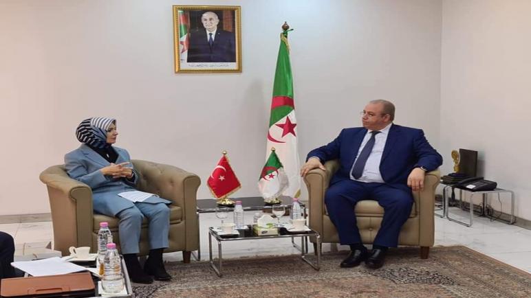 زغدار و سفيرة تركيا بالجزائر يبحثان تعزيز التعاون الصناعي بين البلدين