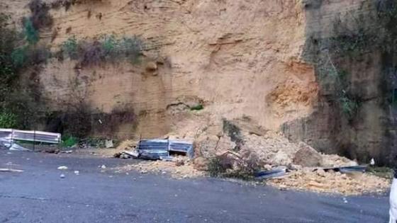 غلق مؤقت لمحطة نقل المسافرين ببلدية بئر مراد رايس بسبب انهيار صخري