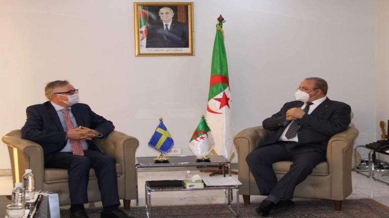 زغدار يتباحث مع السفير السويدي لدى الجزائر سبل تعزيز التعاون الصناعي بين البلدين