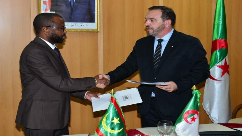 توقيع برتوكول اتفاق بين لجنتي الشؤون الخارجية الجزائرية و الموريتانية