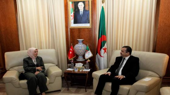 عرقاب يبحث فرص الاستثمار مع سفيرة تركيا لدى الجزائر