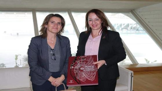 وزيرة البيئة تبحث سبل تعزيز التعاون الثنائي مع نظيرتها الإسبانية