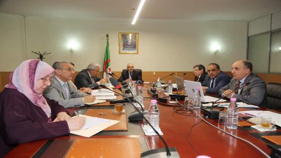 وزير النقل يؤكد عل ضرورة مراجعة دقيقة لنمط تسيير شركة الخطوط الجوية الجزائرية