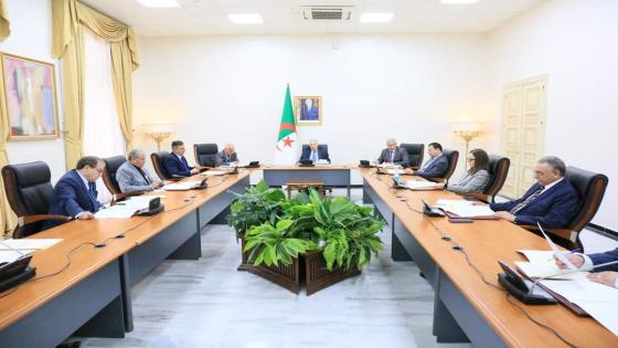 ڨوجيل يترأس اجتماع مكتب مجلس الأمة الموسع لرؤساء المجموعات البرلمانية