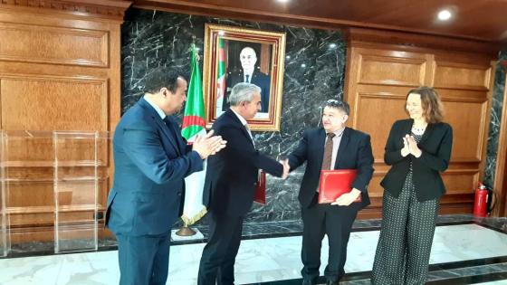 التوقيع على محضر لتكثيف التعاون الثنائي بين الجزائر و جمهورية التشيك في المجال المنجمي