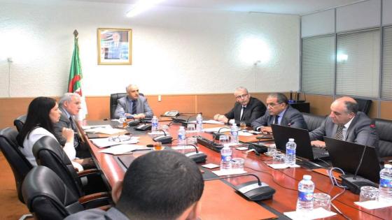 وزير النقل يدعو إلى مضاعفة الجهود لتطوير السياسة التجارية لشركة الخطوط الجوية الجزائرية
