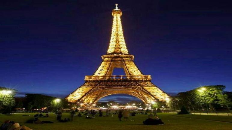 باريس تحظر الإعلانات المضيئة ليلا لمكافحة استهلاك الطاقة