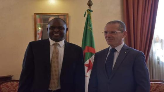 وزير الفلاحة يستقبل السفير الأوغندي بالجزائر