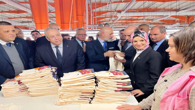 زغدار يعاين أكبر مصنع نسيج في إفريقيا بشراكة جزائرية تركية