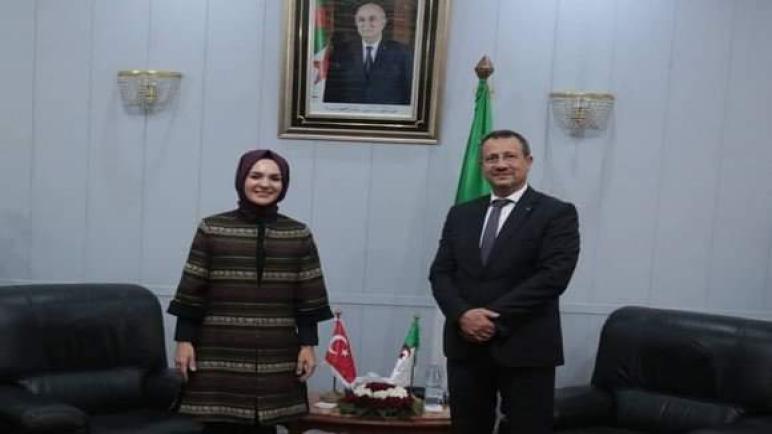 وزير الأشغال العمومية يبحث تعزيز العلاقات الثنائية مع السفيرة التركية