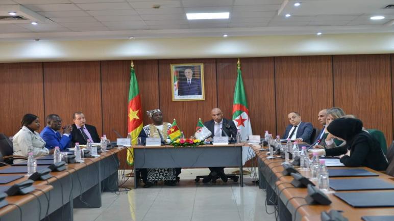 تنصيب المجموعة البرلمانية للصداقة “الجزائر-الكاميرون”