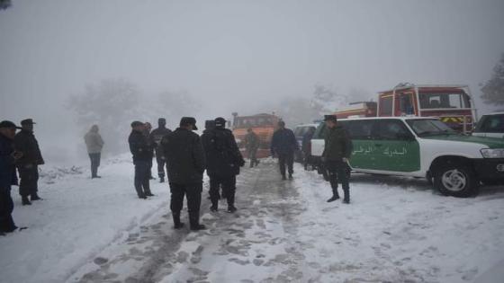 الدرك الوطني يحذر من خطر التنقل الى أعالي الشريعة و تيكجدة بسبب تراكم الثلوج