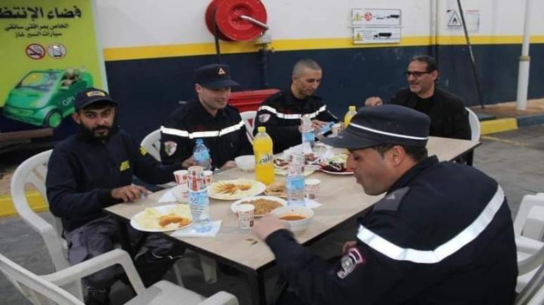المدية: تنظيم افطار جماعي على شرف رجال الانقاذ الذين تم ارسالهم إلى تركيا وسوريا
