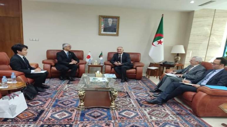 وزير المالية يستعرض آفاق التعاون الثنائي مع السفير الياباني بالجزائر