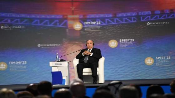 الرئيس تبون يدعو من روسيا المستثمرين للاستفادة من التحفيزات في الجزائر