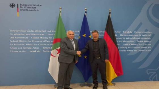 وزير الخارجية عطّاف يلتقي نائب المستشار الألماني ببرلين