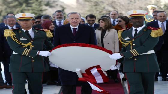 أردوغان يترحم بمقام الشهيد على أرواح الشهداء الأبرار