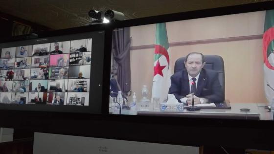 وزير التربية يترأس ندوة وطنية عبر تقنية التحاضر المرئي