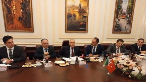 طبي يبحث سبب تعزيز التعاون في المجال القضائي مع نظيره التركي بأنقرة