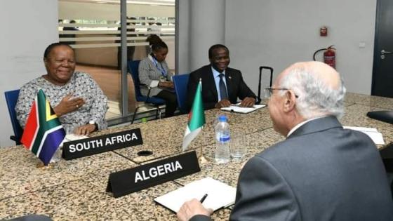 عطاف يجري بأديس أبابا محادثات ثنائية مع وزيرة العلاقات الدولية والتعاون بجمهورية جنوب إفريقيا