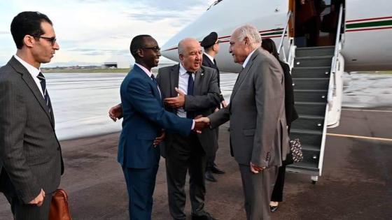 وزير الخارجية أحمد عطاف يحل بـكيغالي عاصمة رواندا