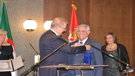 سفير الجزائر في صربيا عبد الحميد شبشوب يكرم بوسام التعايش