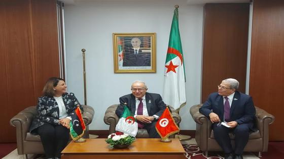 إجتماع وزراء خارجية الجزائر وتونس وليبيا اليوم.