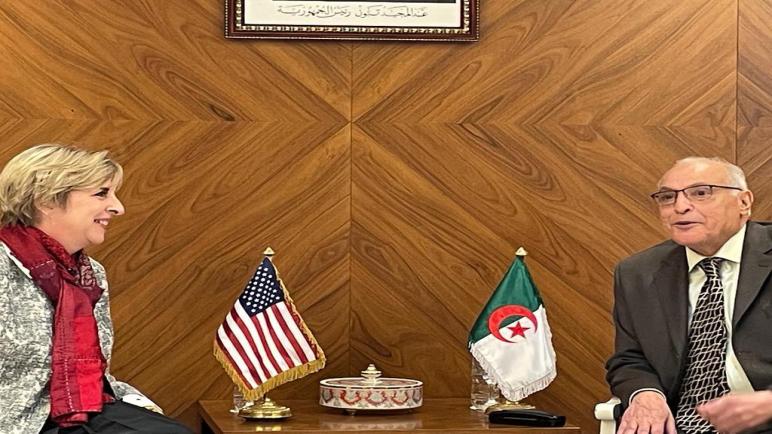 وزير الخارجية احمد عطاف يستقبل السفيرة الأمريكية بالجزائر