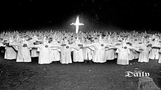 جماعة الكو كلوكس كلان أو ( KKK ) أكبر جماعة متطرفة بتاريخ الولايات المتحدة