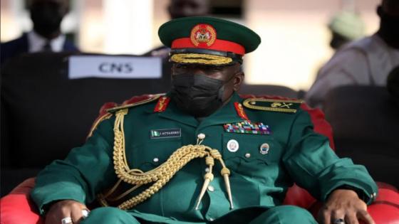 نيجيريا تعلن مصرع قائد الجيش في حادث تحطم طائرة
