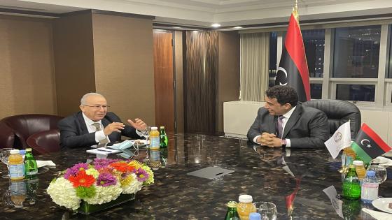 لعمامرة يجدد لرئيس المجلس الرئاسي الليبي تضامن الجزائر ووقوفها الدائم إلى جانب الشعب الليبي
