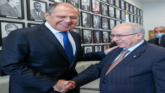 وزير الخارجية الجزائري رمطان لعمامرة يلتقي نظيره الروسي