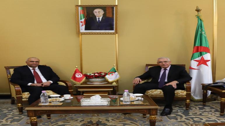 وزير العدل الجزائري يستقبل الرئيس الأول للمحكمة الإدارية التونسية