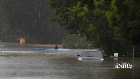 جانب من الفيضانات على أحد الطرق في نيو ساوث ويلز يوم الاثنين. صورة لرويترز من إيه.إيه.بي إيميدج. (يحظر إعادة بيع الصورة أو الاحتفاظ بها في الأرشيف. ويحظر استخدام الصورة داخل أستراليا ونيوزيلندا.)